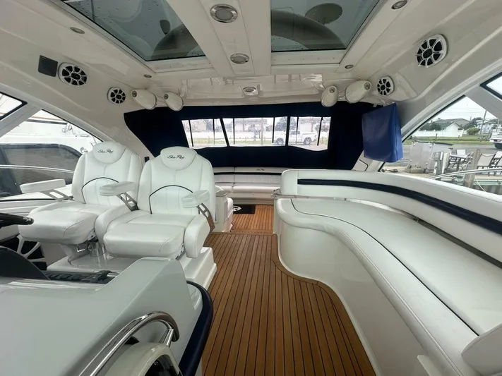  Yacht Photos Pics 2010 Sea Ray Sundancer 500 - Image 20