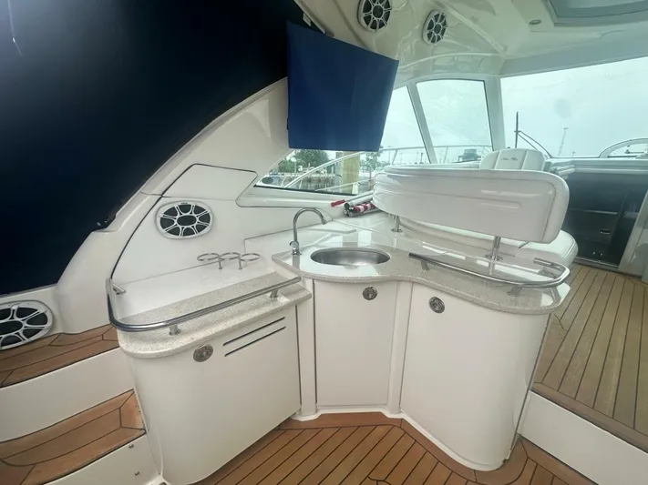  Yacht Photos Pics 2010 Sea Ray Sundancer 500 - Image 10