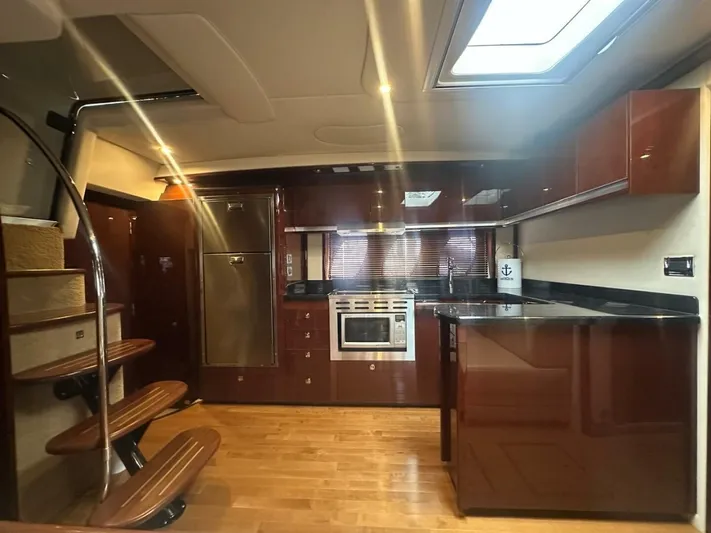  Yacht Photos Pics 2010 Sea Ray Sundancer 500 - Image 30