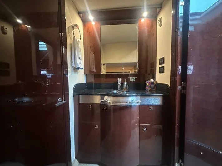  Yacht Photos Pics 2010 Sea Ray Sundancer 500 - Image 37