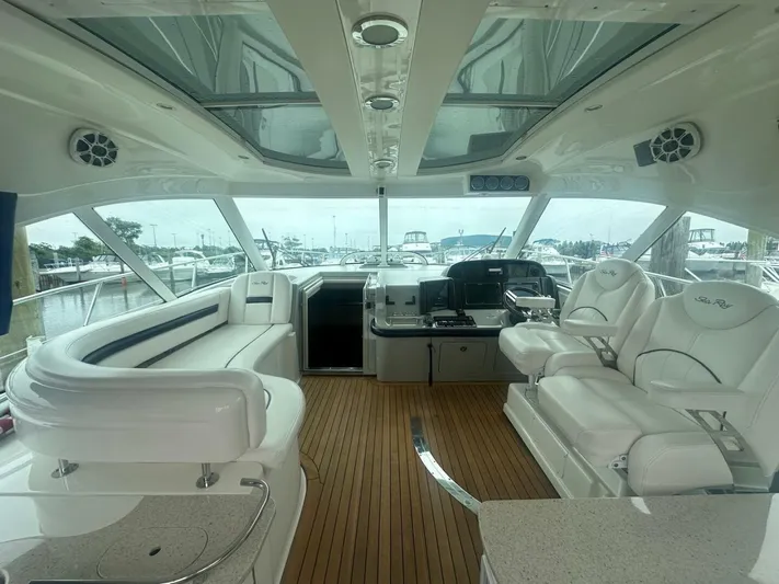  Yacht Photos Pics 2010 Sea Ray Sundancer 500 - Image 12