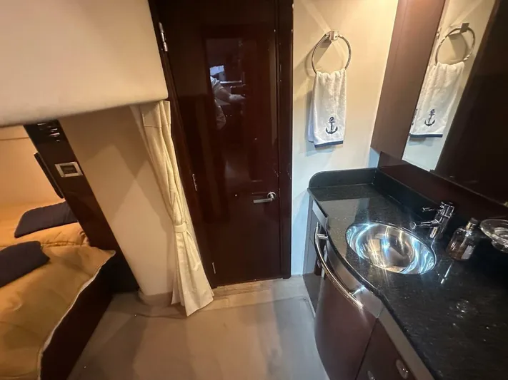  Yacht Photos Pics 2010 Sea Ray Sundancer 500 - Image 36