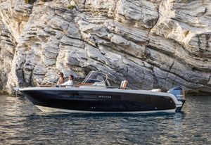 2021 Invictus 240 CX