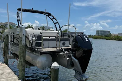 2023 Harris Sunliner 230