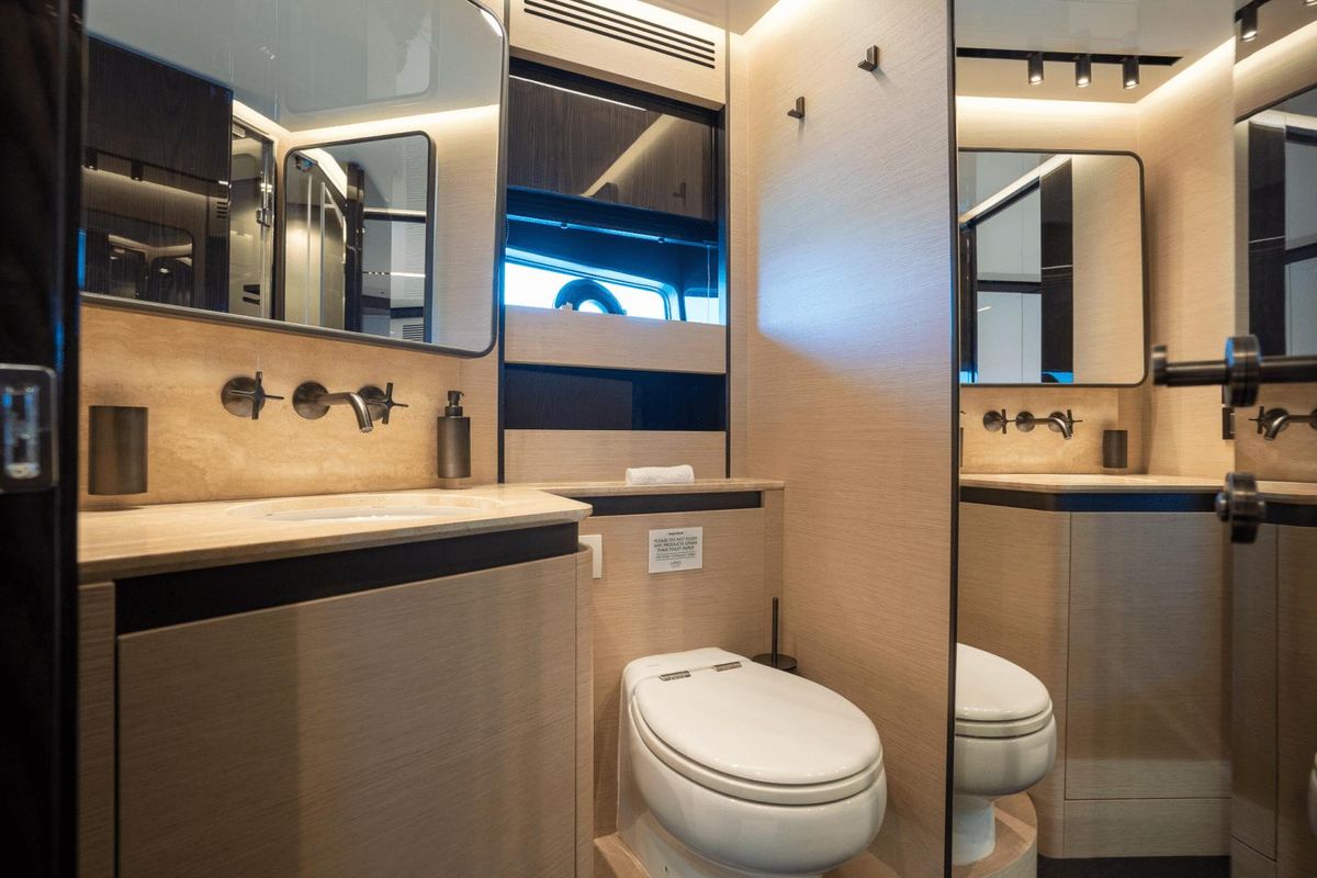 2022 Azimut 94 