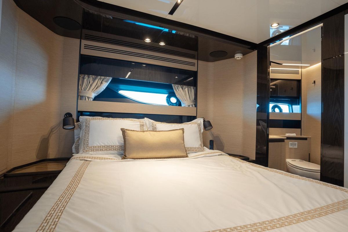 2022 Azimut 94 