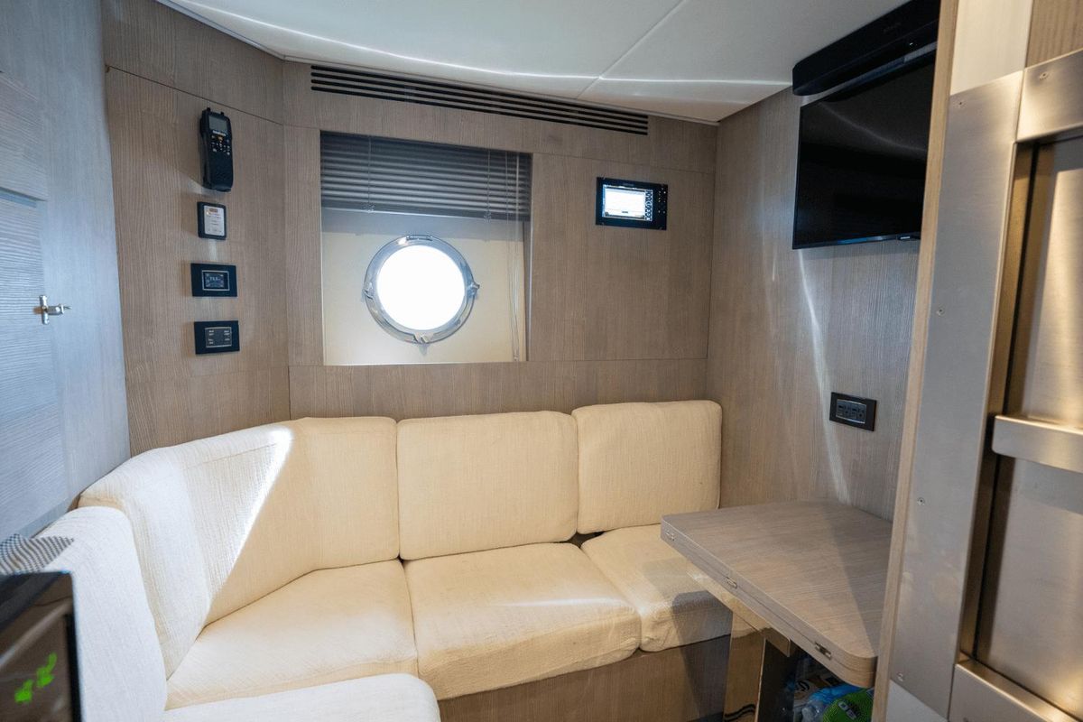 2022 Azimut 94 