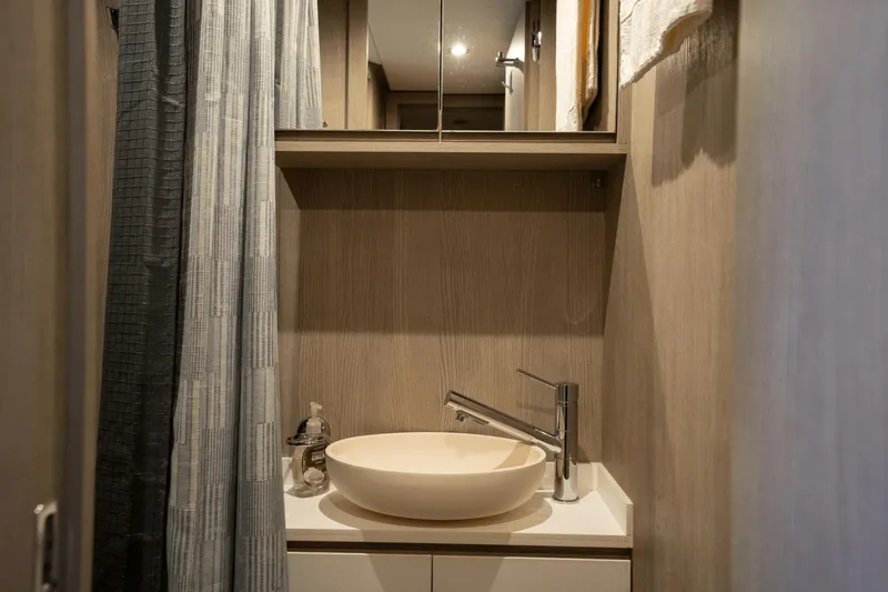 Latitude Yacht Photos Pics 