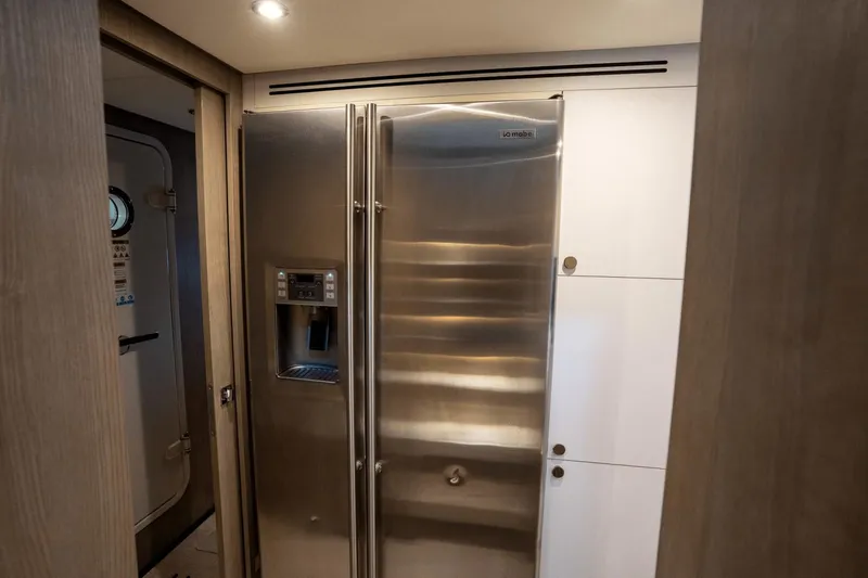 Latitude Yacht Photos Pics 