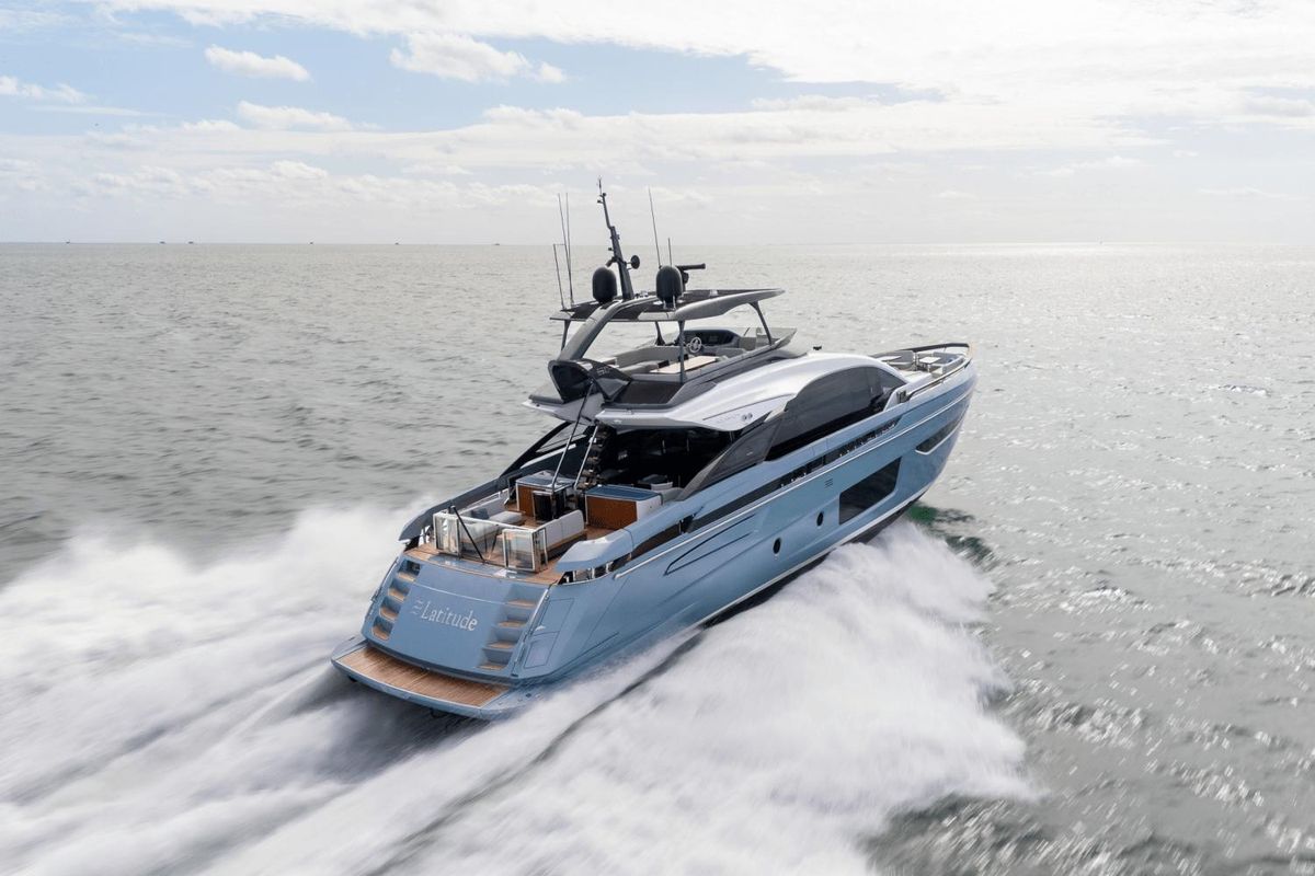 2022 Azimut 94 