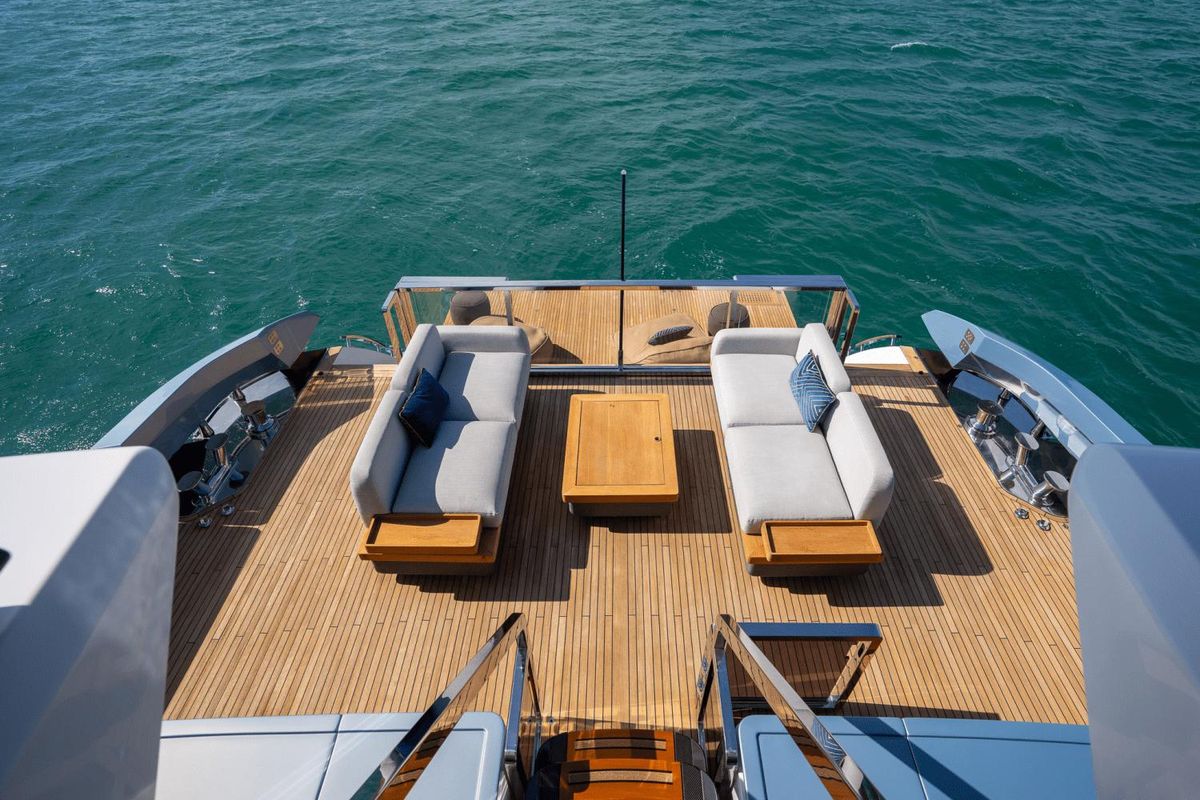 2022 Azimut 94 