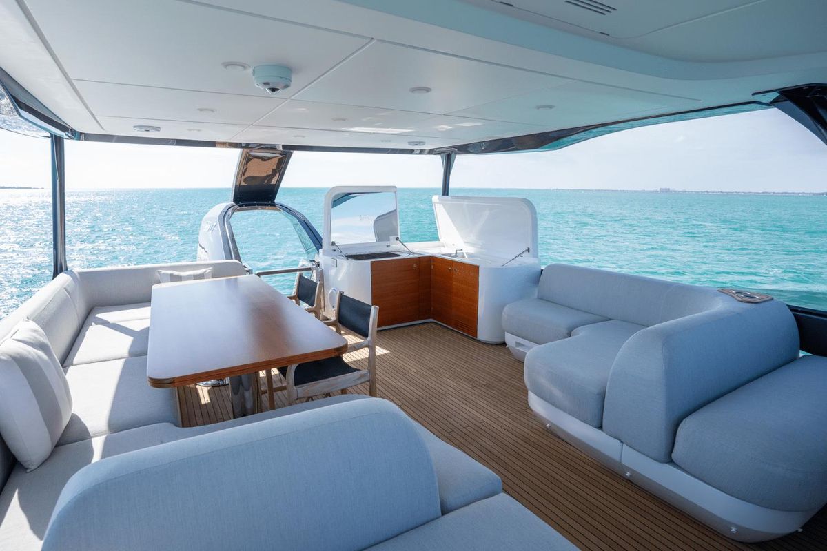 2022 Azimut 94 