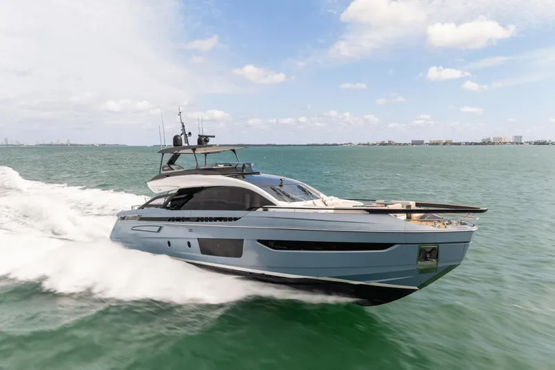 Latitude Yacht Photos Pics 
