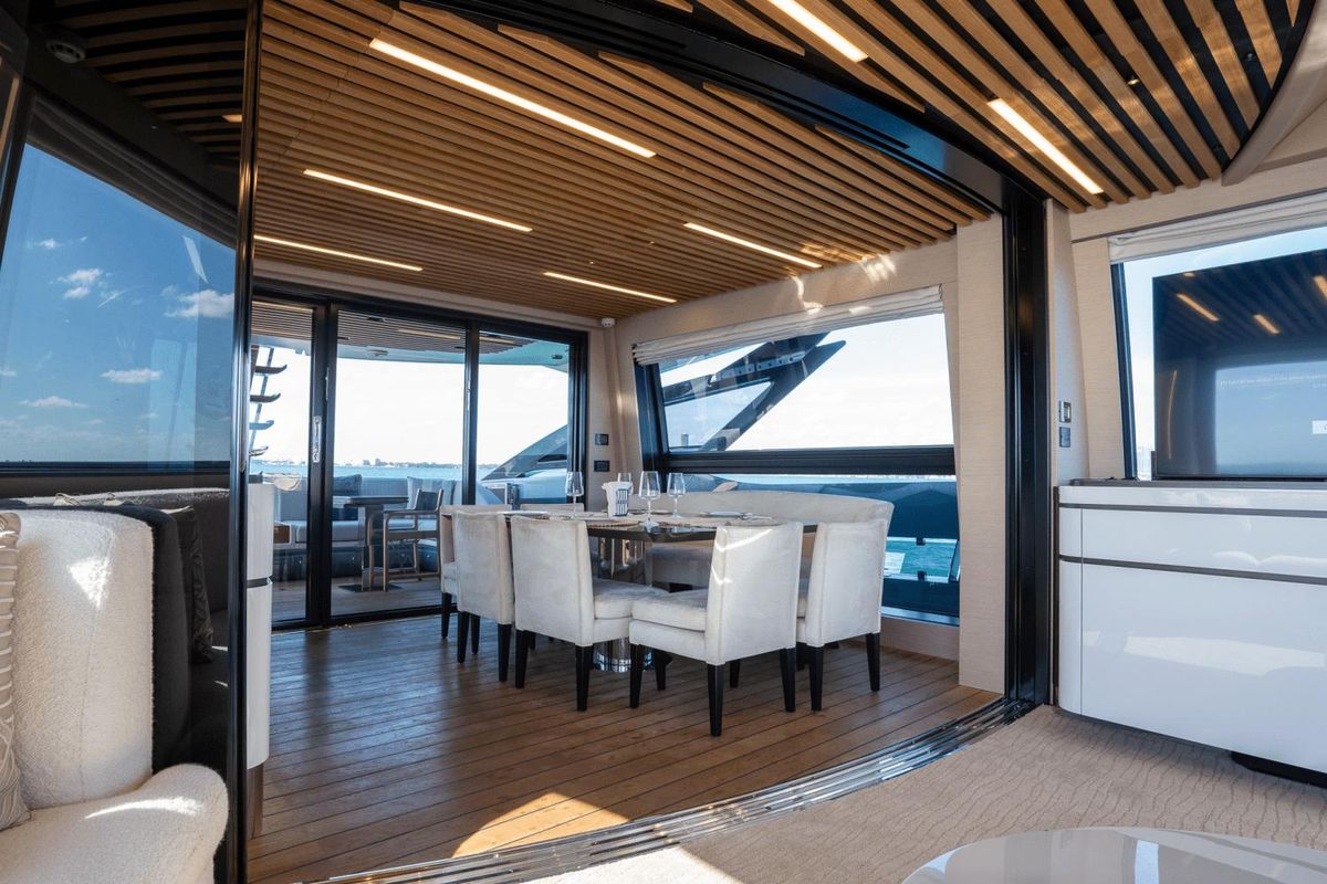 2022 Azimut 94 