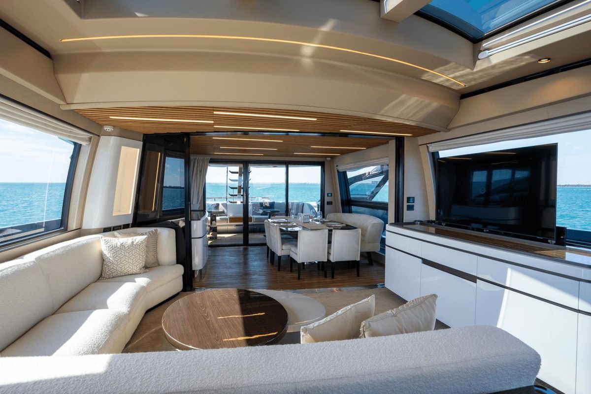 2022 Azimut 94 