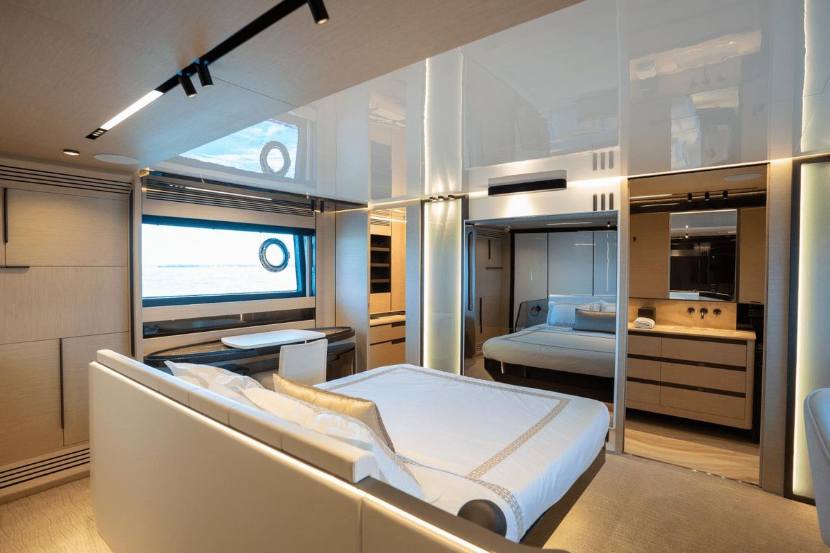 2022 Azimut 94 