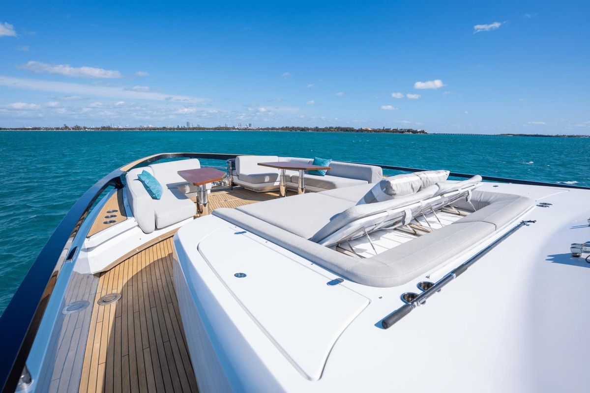 2022 Azimut 94 