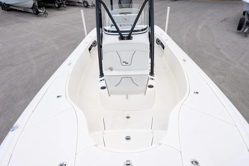  Yacht Photos Pics 2024 SeaVee 270Z boat deck, spacious and sleek design, ideal for fishing and leisure.