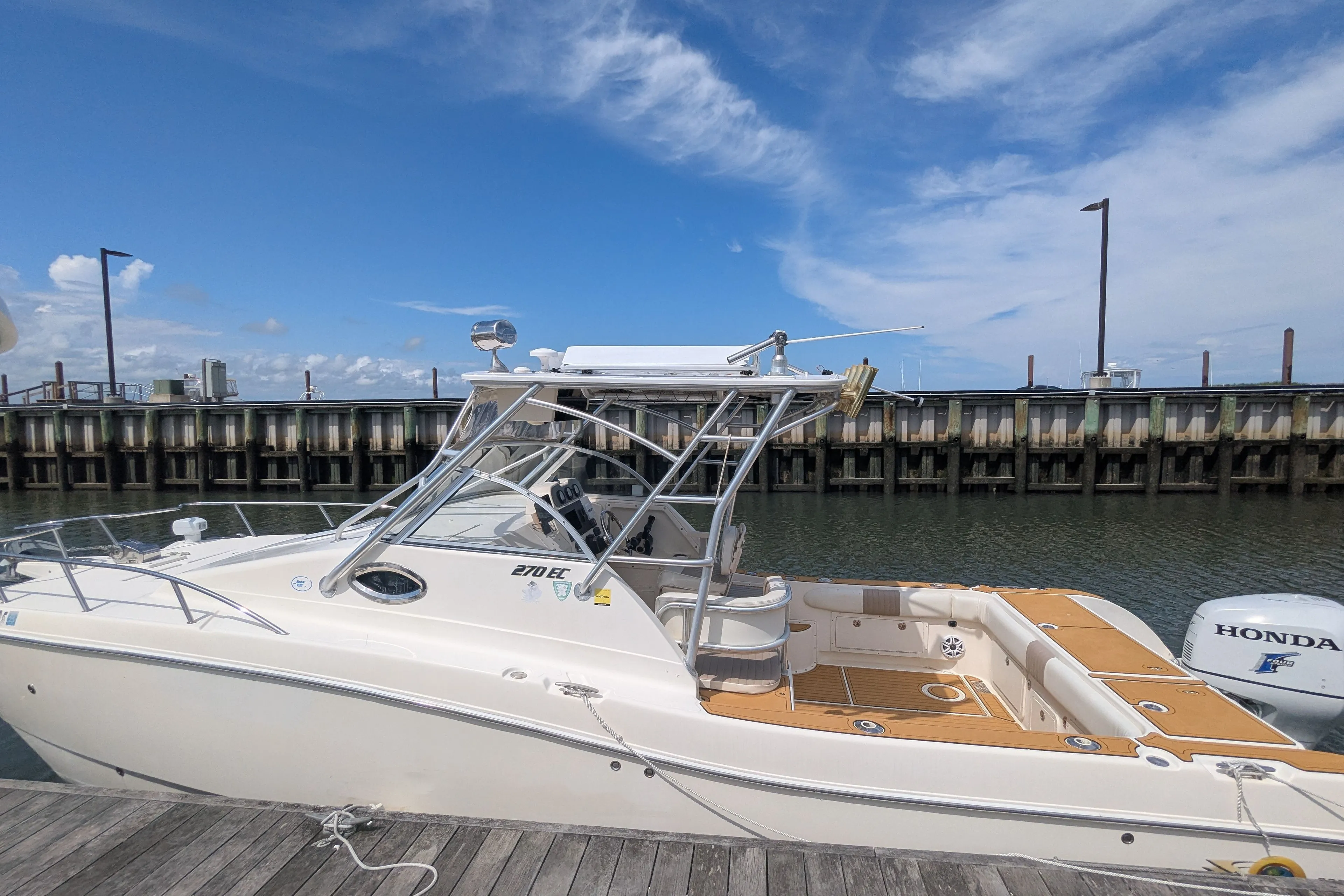 2005 WORLD CAT 270 EC - Image 2