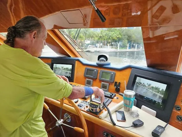 Sue Carolyn Yacht Photos Pics 