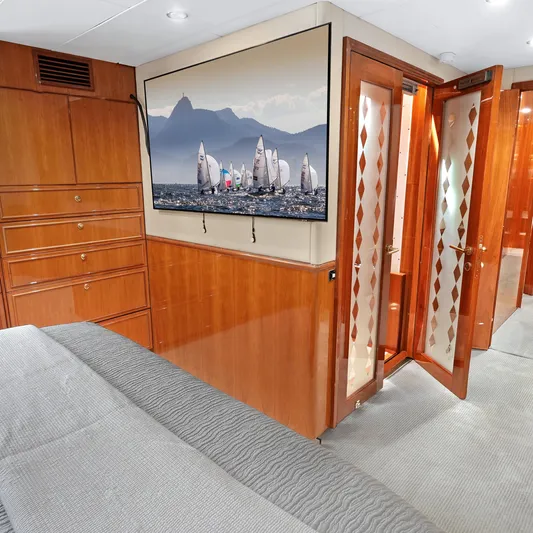 Sue Carolyn Yacht Photos Pics Luxurious 2003 Hargrave Sky Lounge interior with wood paneling and elegant decor.