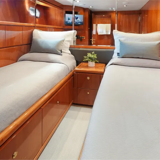 Sue Carolyn Yacht Photos Pics Luxurious twin cabin in 2003 Hargrave Sky Lounge yacht with elegant wood finish.