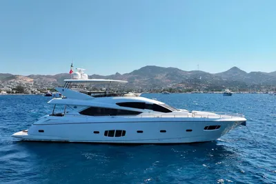 Sunseeker 80 Yacht