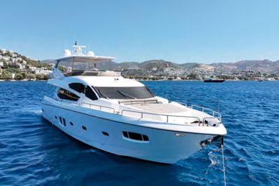 Yacht