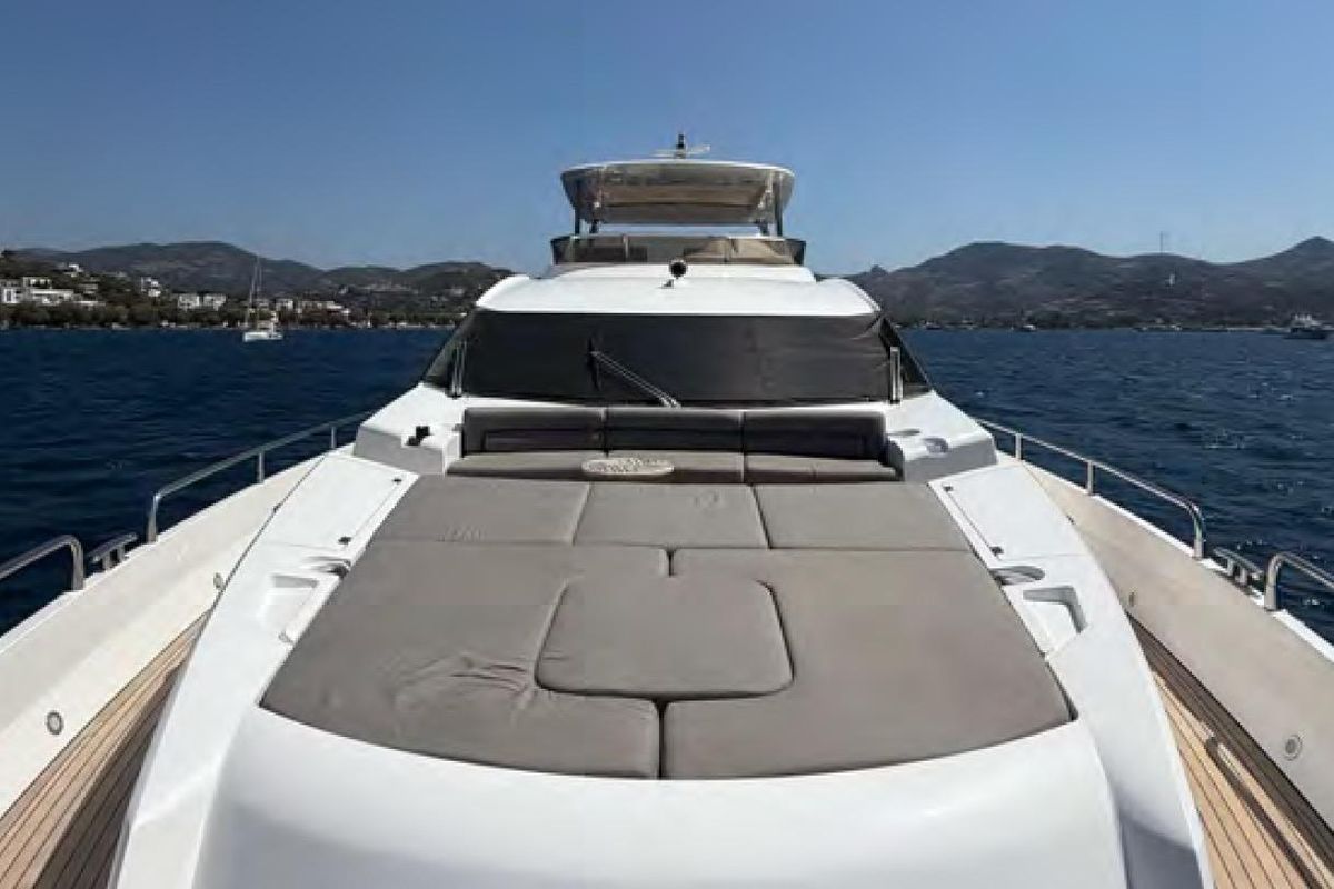 2011 Sunseeker 80 
