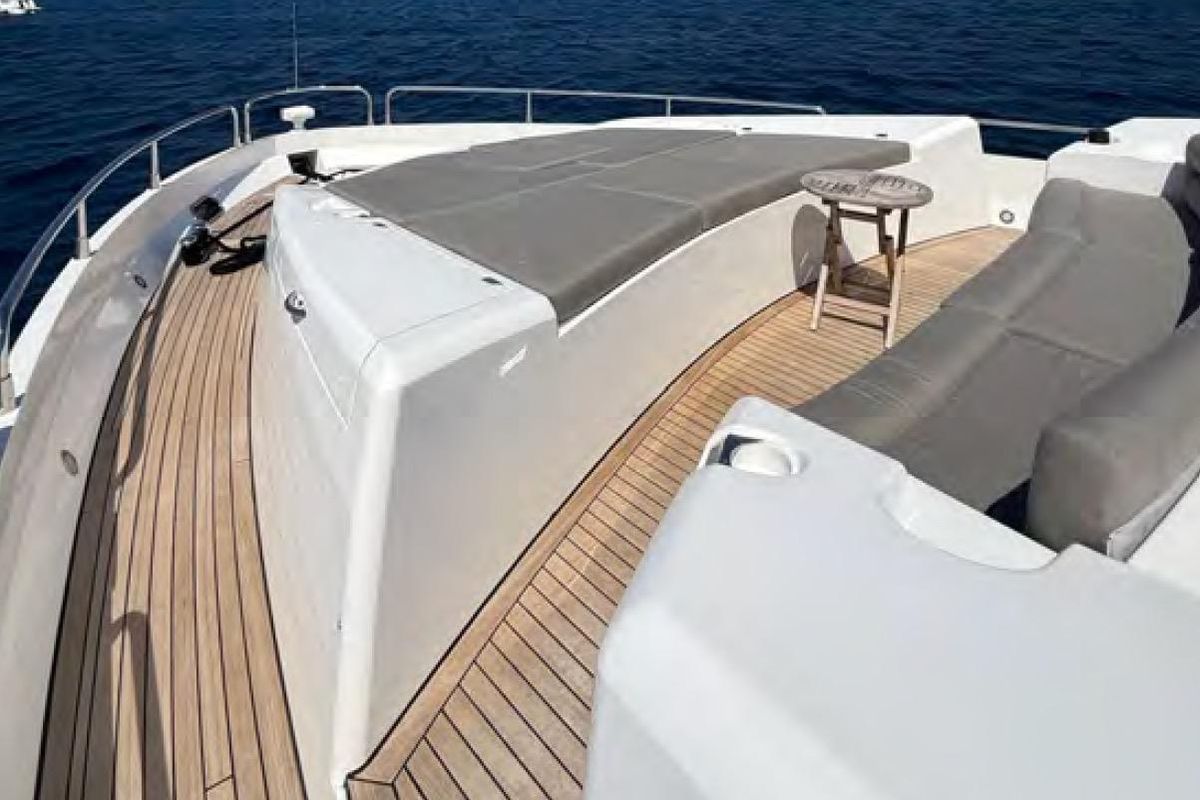2011 Sunseeker 80 