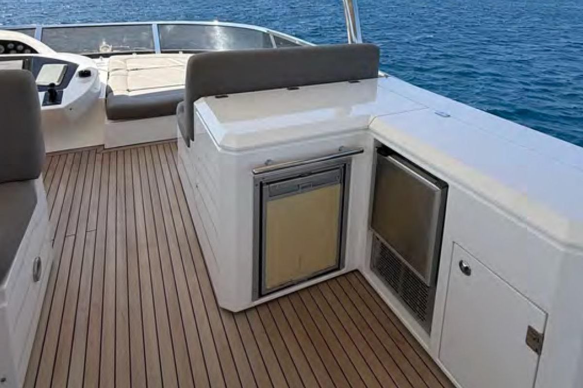 2011 Sunseeker 80 