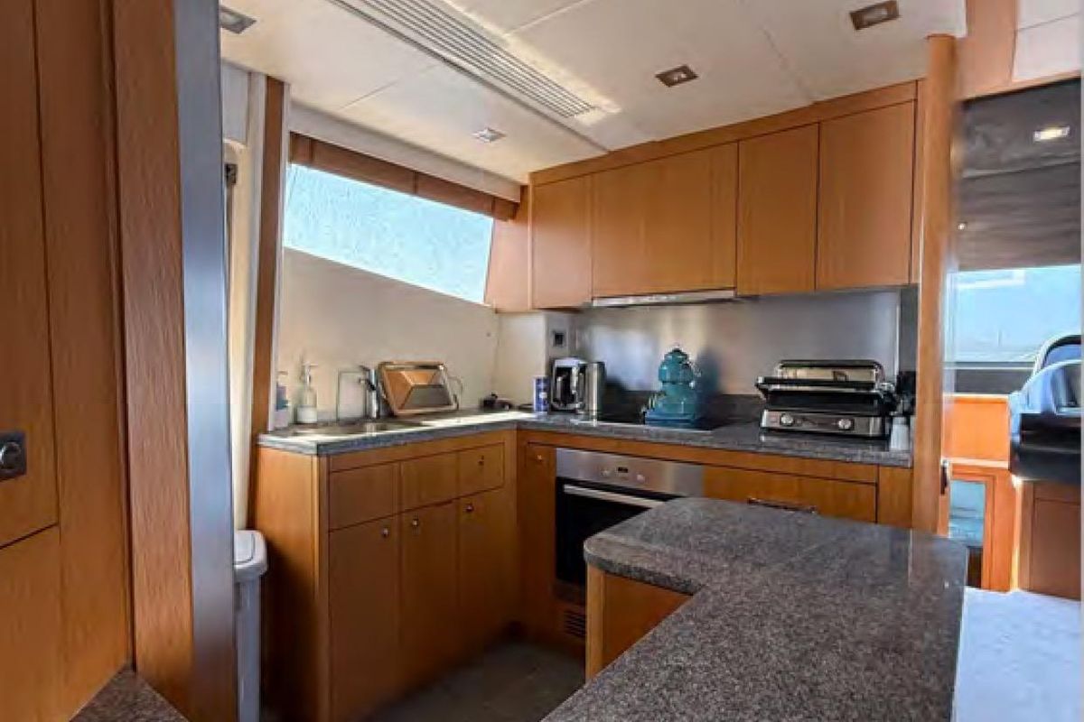 2011 Sunseeker 80 