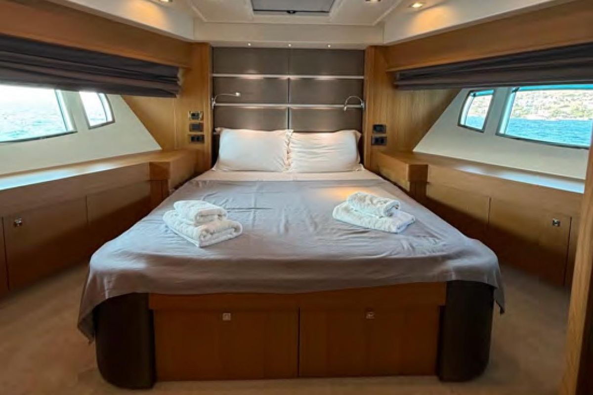 2011 Sunseeker 80 