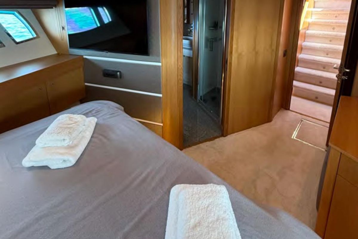 2011 Sunseeker 80 