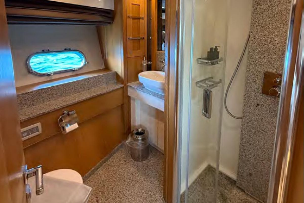 2011 Sunseeker 80 