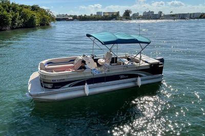 Tahoe Pontoon LT - 23'
