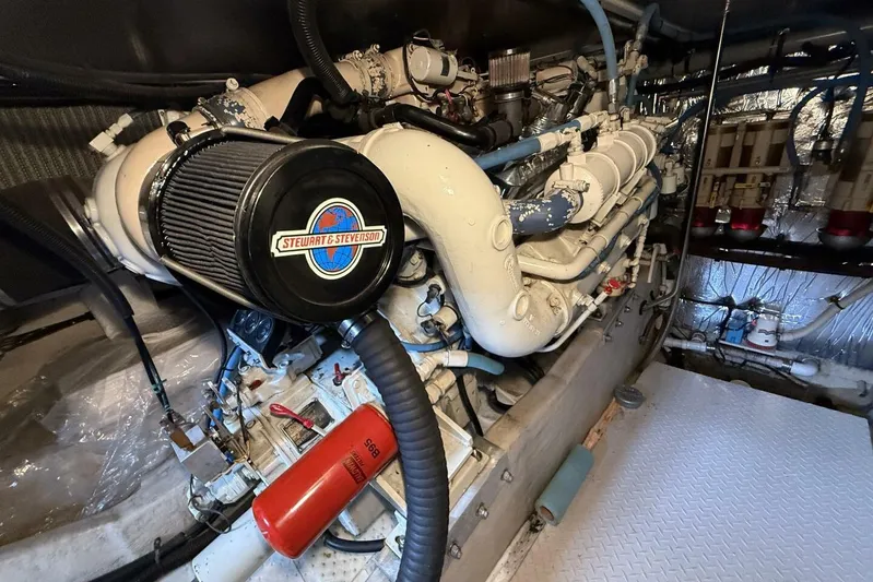  Yacht Photos Pics Engine room of a 1995 Sea Ray 550 Sedan Bridge with Stewart & Stevenson components.