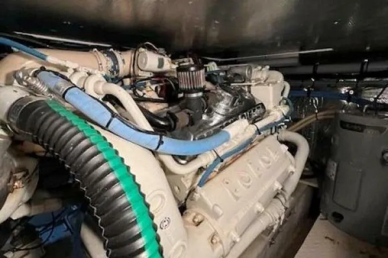  Yacht Photos Pics Engine compartment of a 1995 Sea Ray 550 Sedan Bridge yacht.