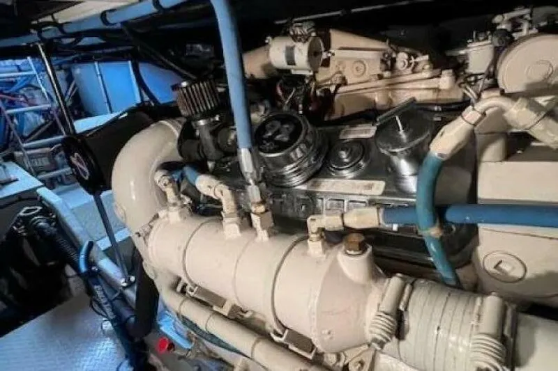  Yacht Photos Pics Engine room of 1995 Sea Ray 550 Sedan Bridge with visible mechanical components.