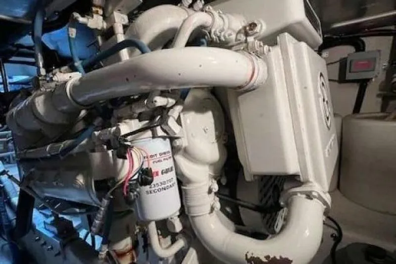  Yacht Photos Pics Engine compartment of a 1995 Sea Ray 550 Sedan Bridge yacht.