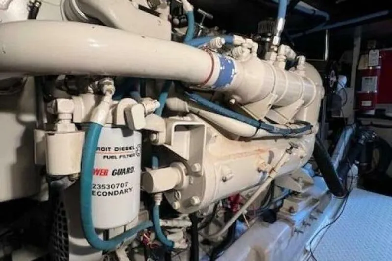  Yacht Photos Pics Engine compartment of a 1995 Sea Ray 550 Sedan Bridge with visible fuel filter.