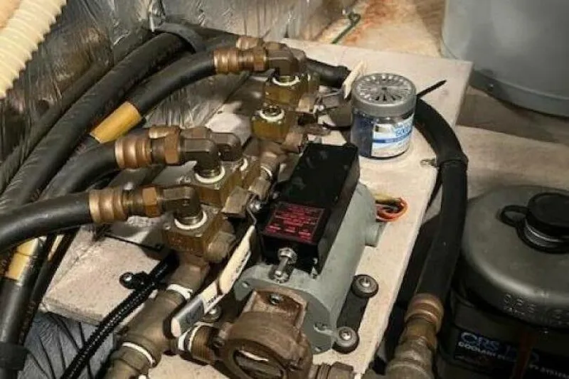  Yacht Photos Pics Engine room components of a 1995 Sea Ray 550 Sedan Bridge yacht.