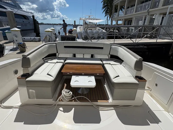  Yacht Photos Pics 2023 TIARA YACHTS 38 LS - Image 13