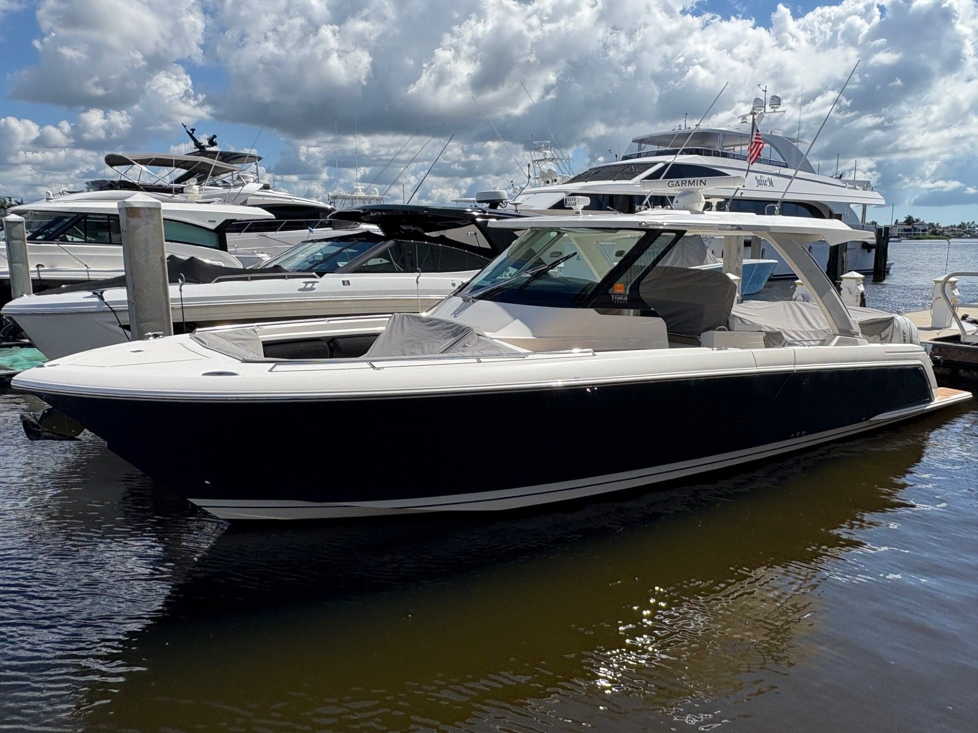 Tiara Yachts 38 LS