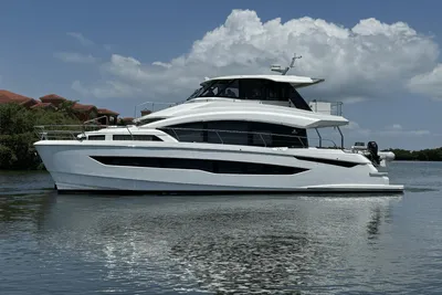 Aquila 54 Yacht