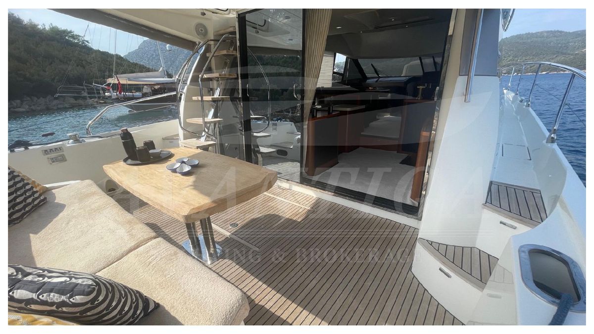 2012 Prestige 49 
