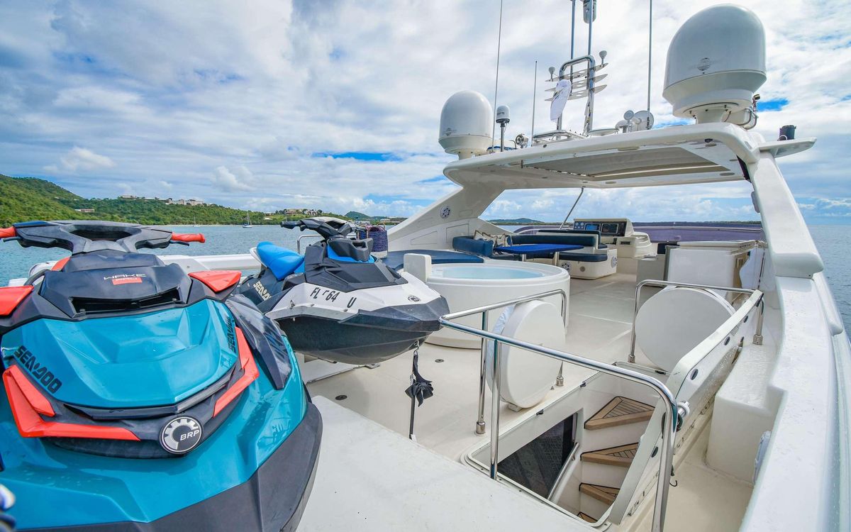 2006 Ferretti Yachts 88 