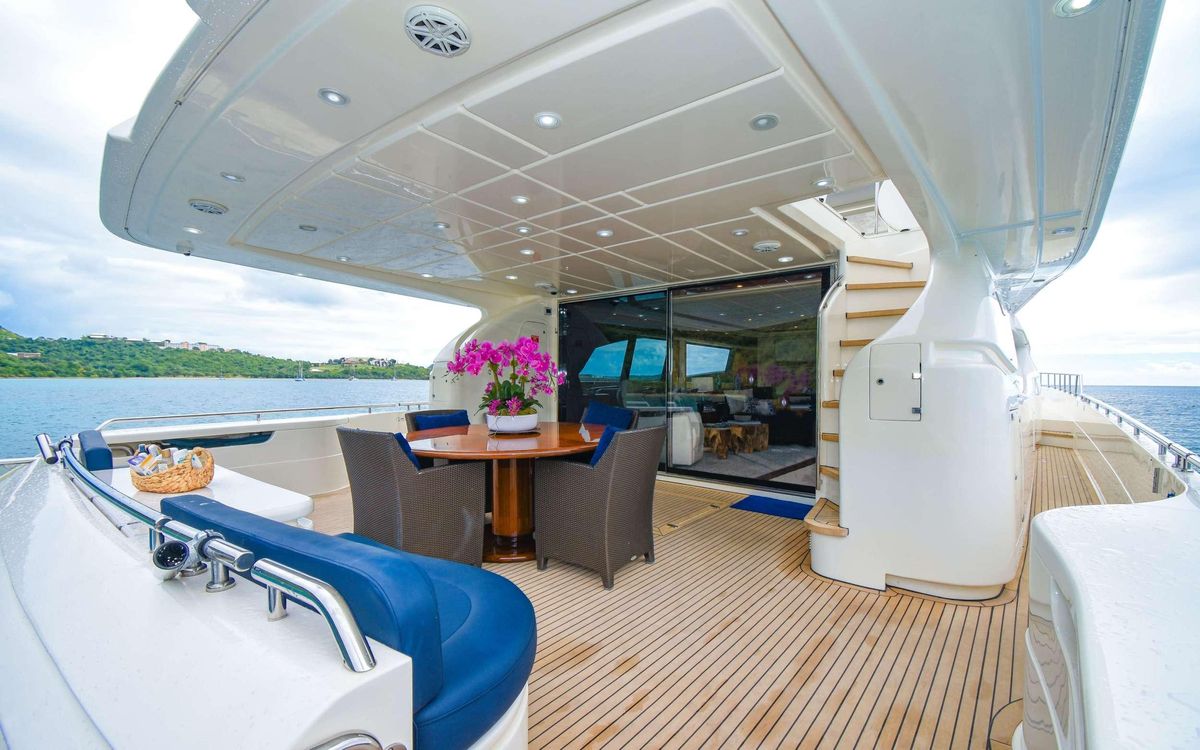 2006 Ferretti Yachts 88 