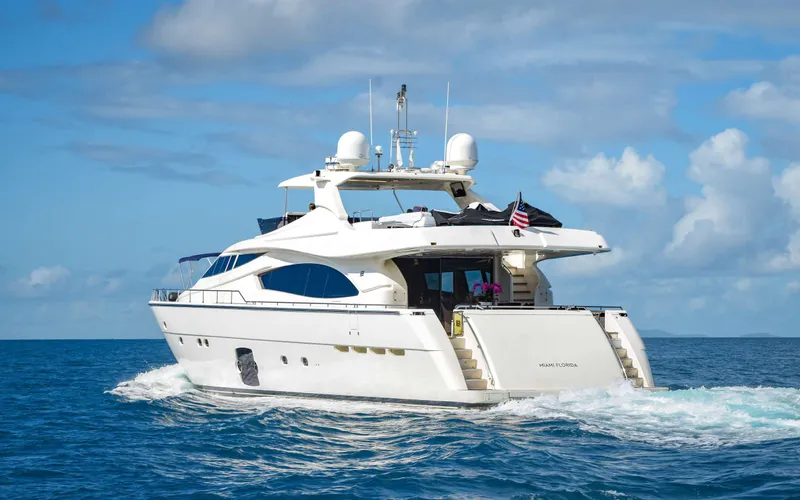  Yacht Photos Pics 2006 Ferretti Yachts 881 cruising on the ocean.