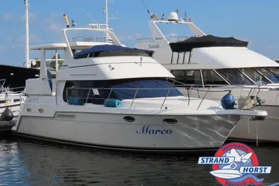 2001 Carver 356 Aft Cabin